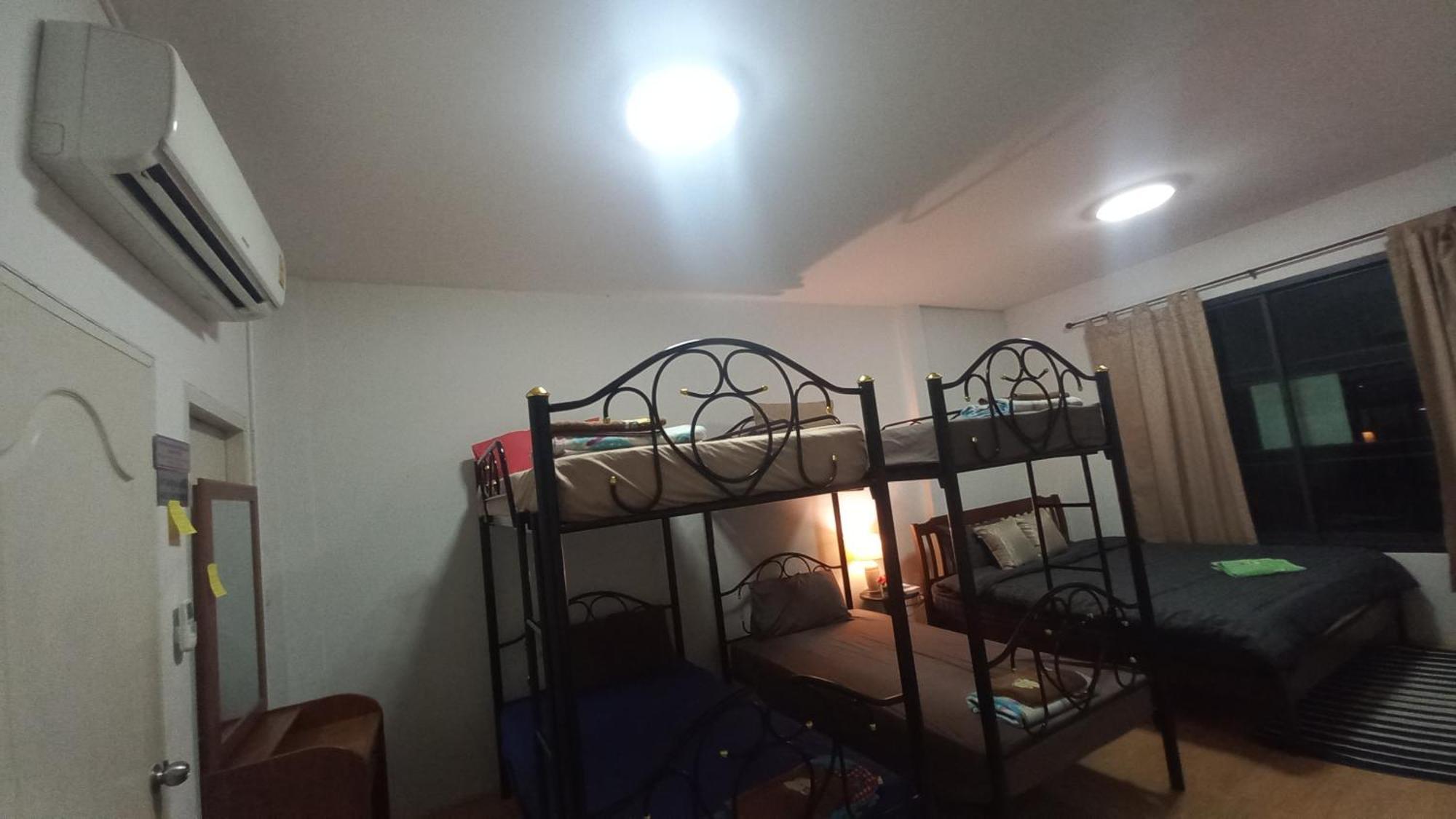 Amaretto Hostel Surat Thani Eksteriør bilde