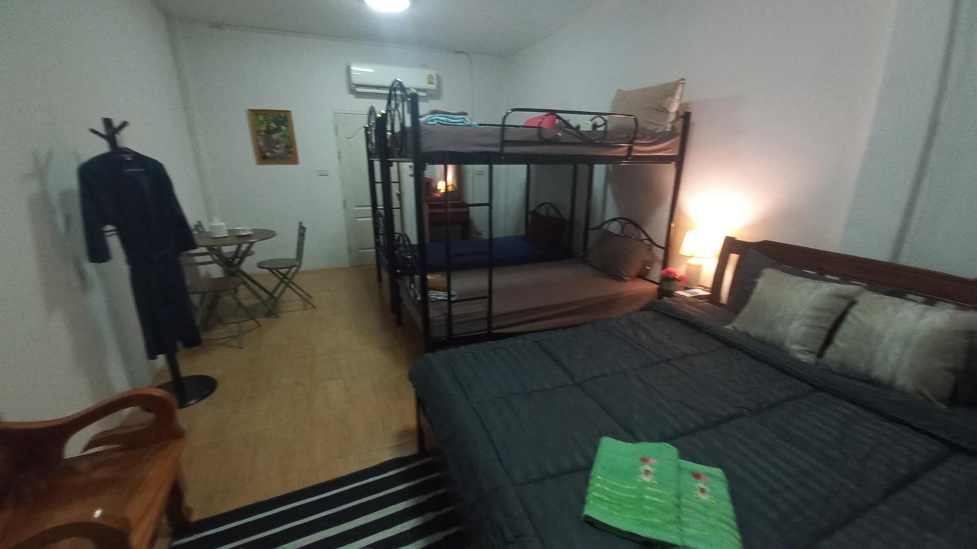 Amaretto Hostel Surat Thani Eksteriør bilde