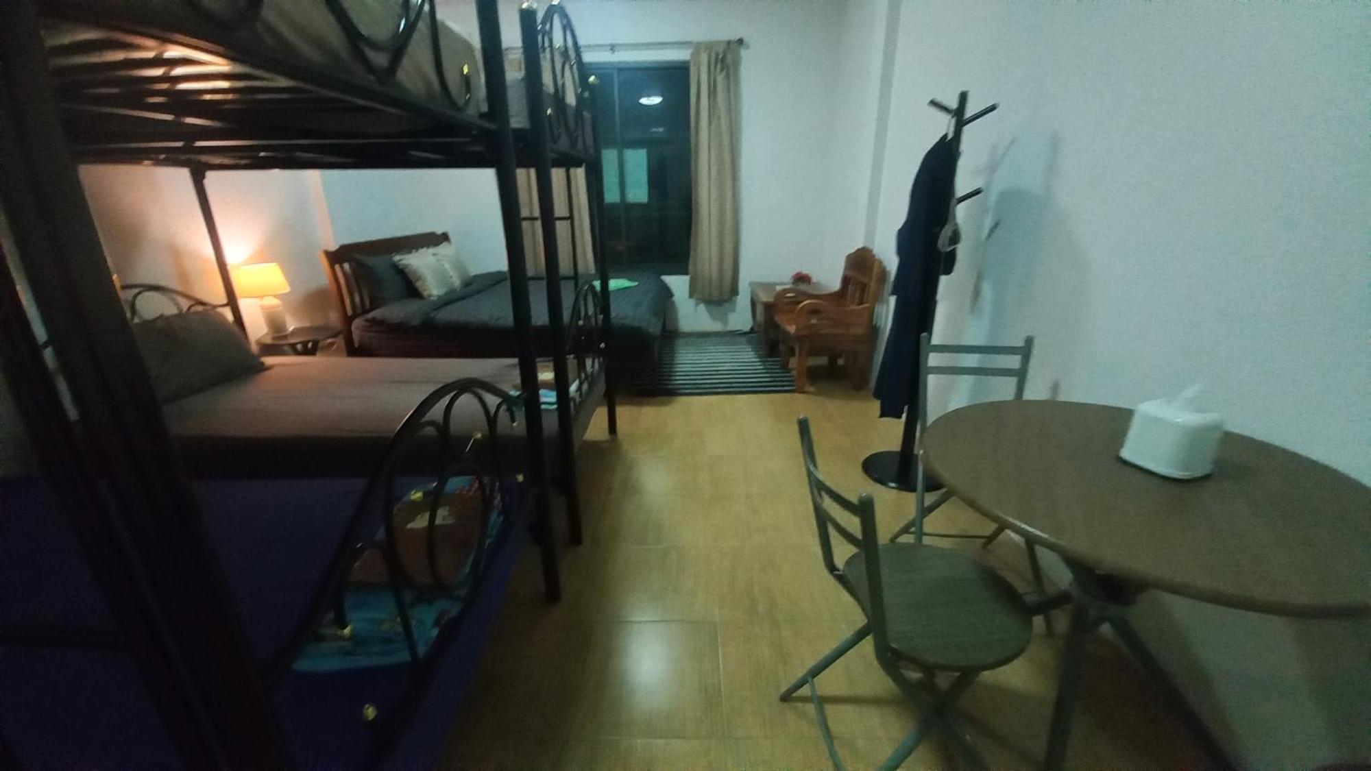 Amaretto Hostel Surat Thani Eksteriør bilde