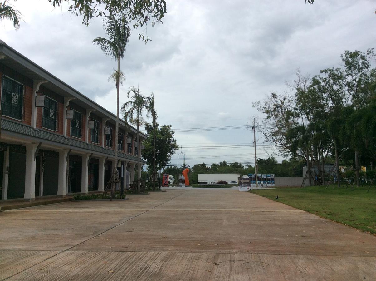 Amaretto Hostel Surat Thani Eksteriør bilde